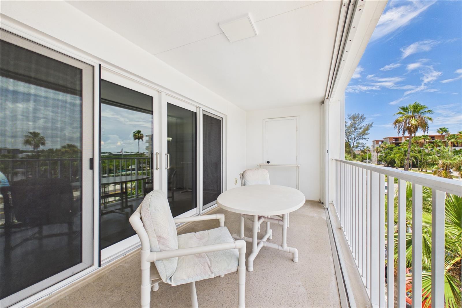 Image 9 of 50 For 19610 Gulf Boulevard 206