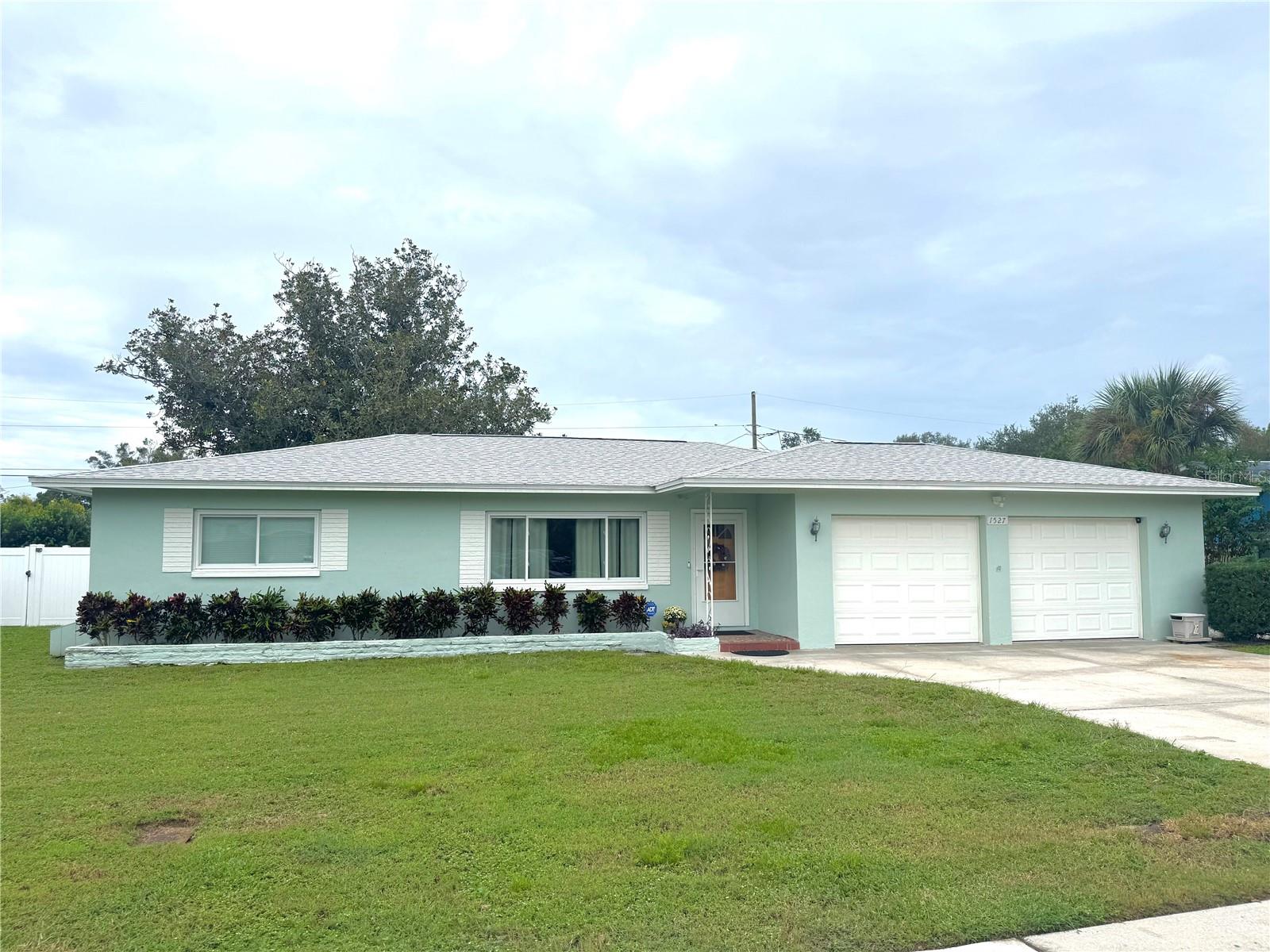 Details for 1527 Lakeview Road, CLEARWATER, FL 33756