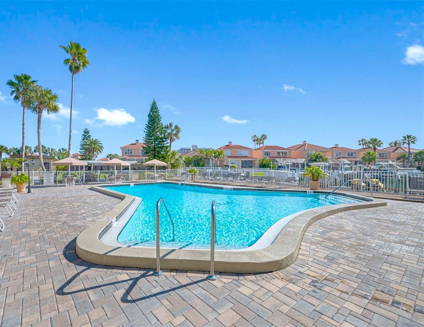 Image 2 of 21 For 1621 Gulf Boulevard 201