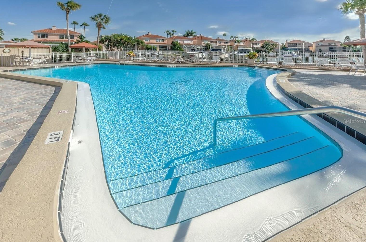 Image 3 of 21 For 1621 Gulf Boulevard 201