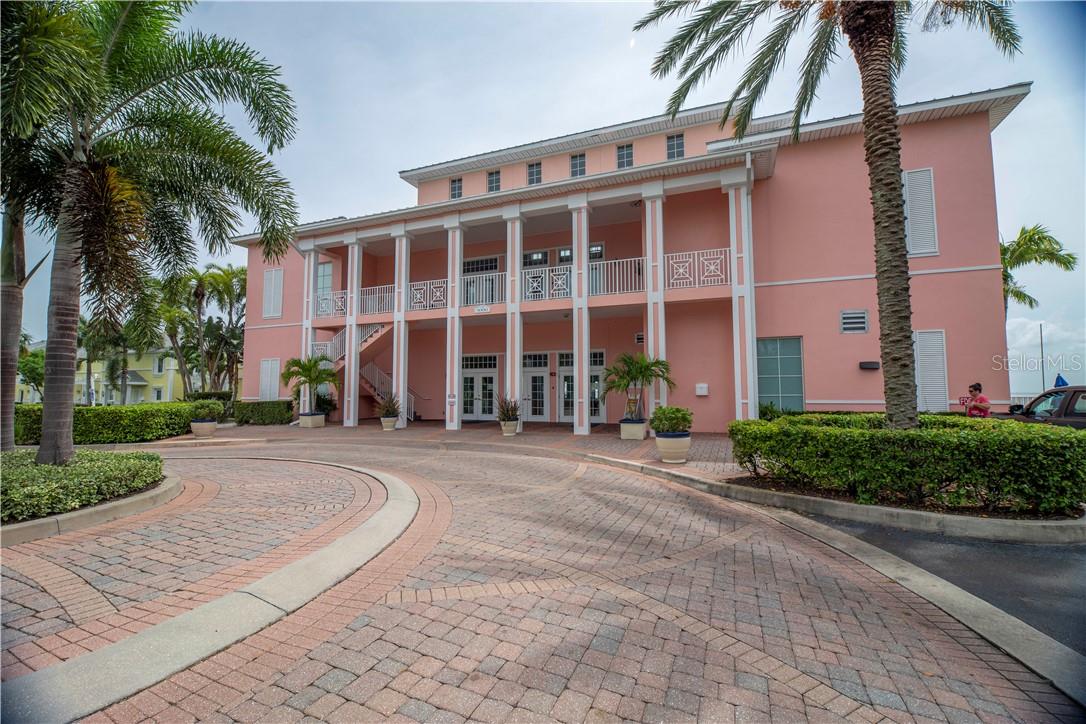 Image 56 of 62 For 201 Pompano Drive Se C Furnishe