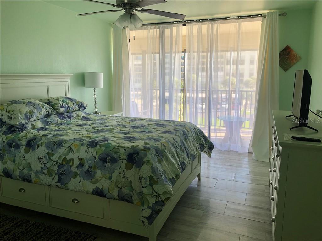 Image 21 of 24 For 1460 Gulf Boulevard 302