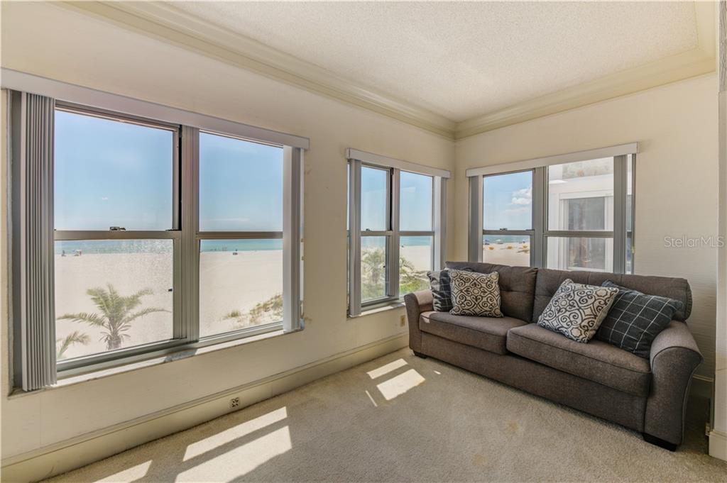 Image 4 of 19 For 4950 Gulf Boulevard 304