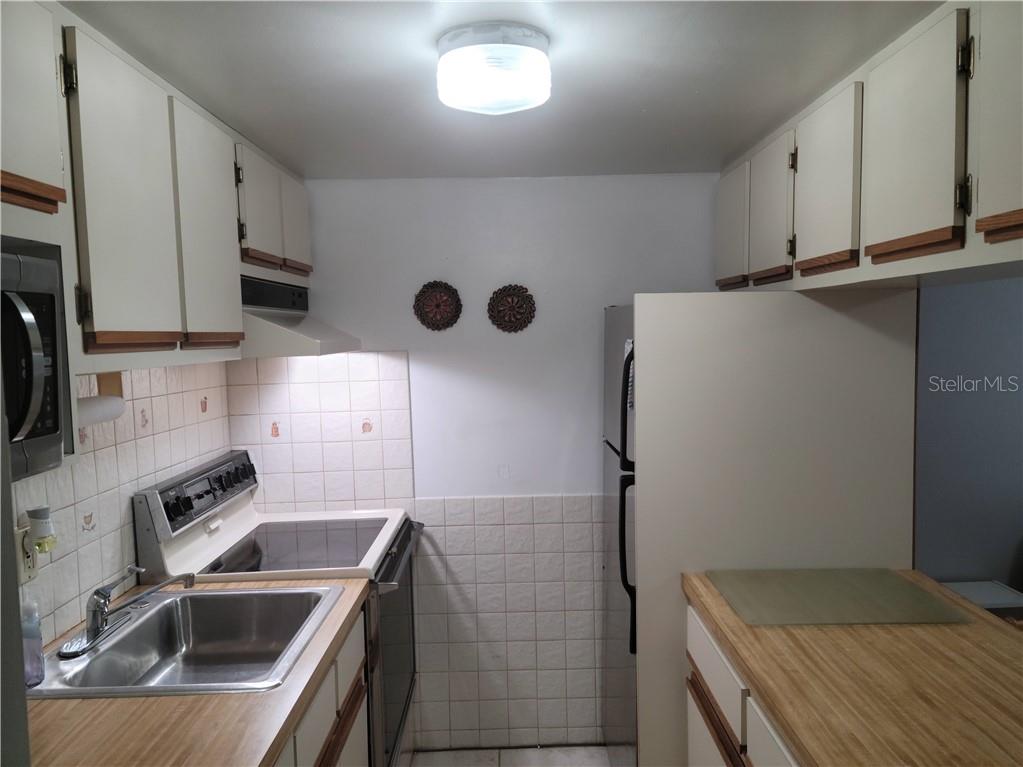 Image 10 of 23 For 8465 Gulf Boulevard 58