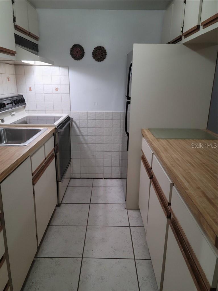 Image 11 of 23 For 8465 Gulf Boulevard 58