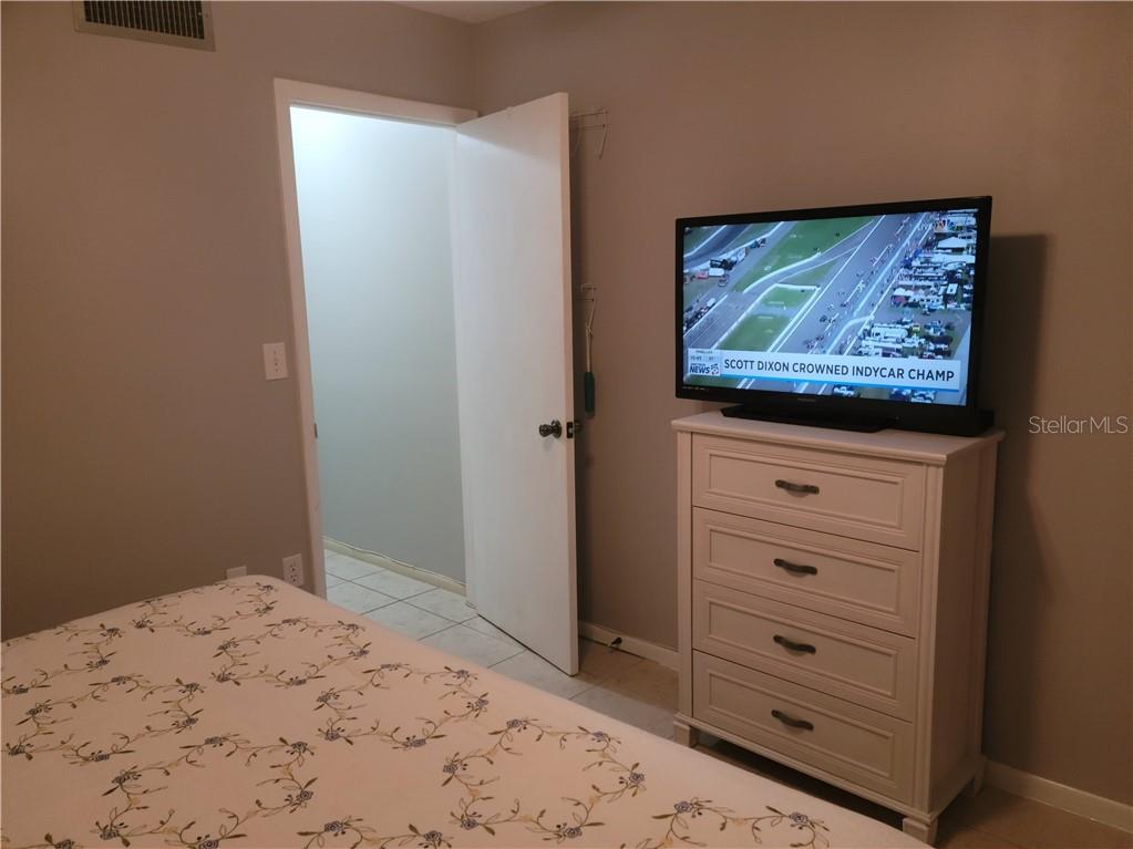 Image 15 of 23 For 8465 Gulf Boulevard 58