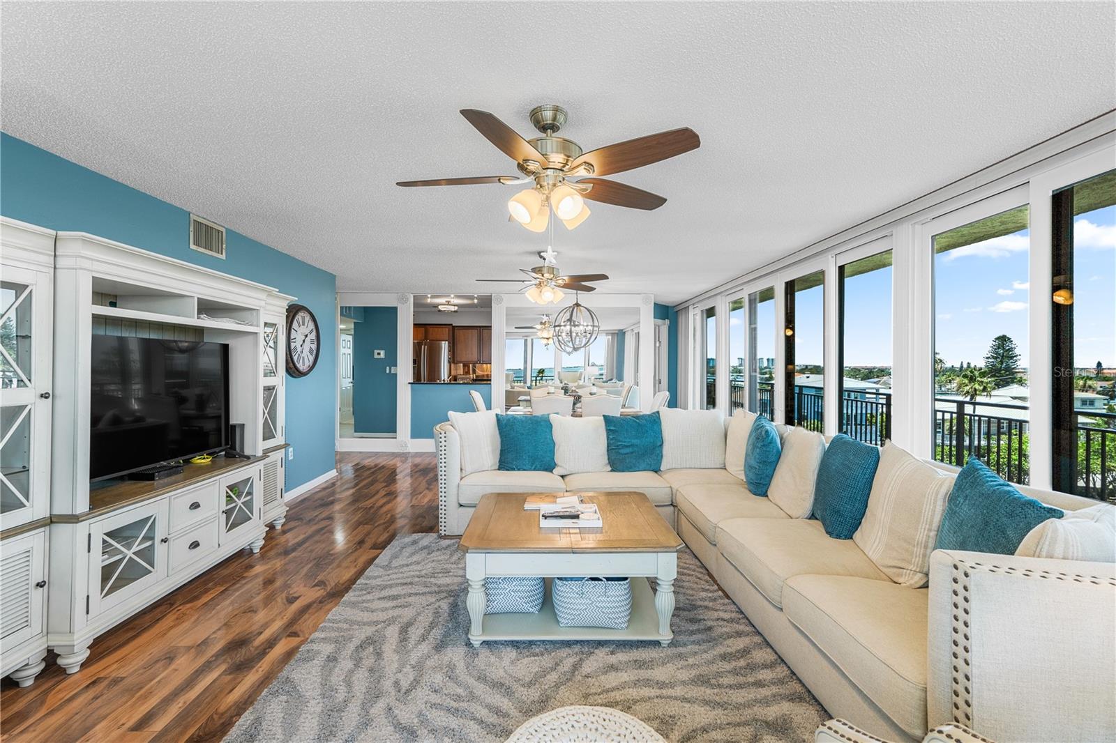 Image 12 of 54 For 7650 Bayshore Drive 401