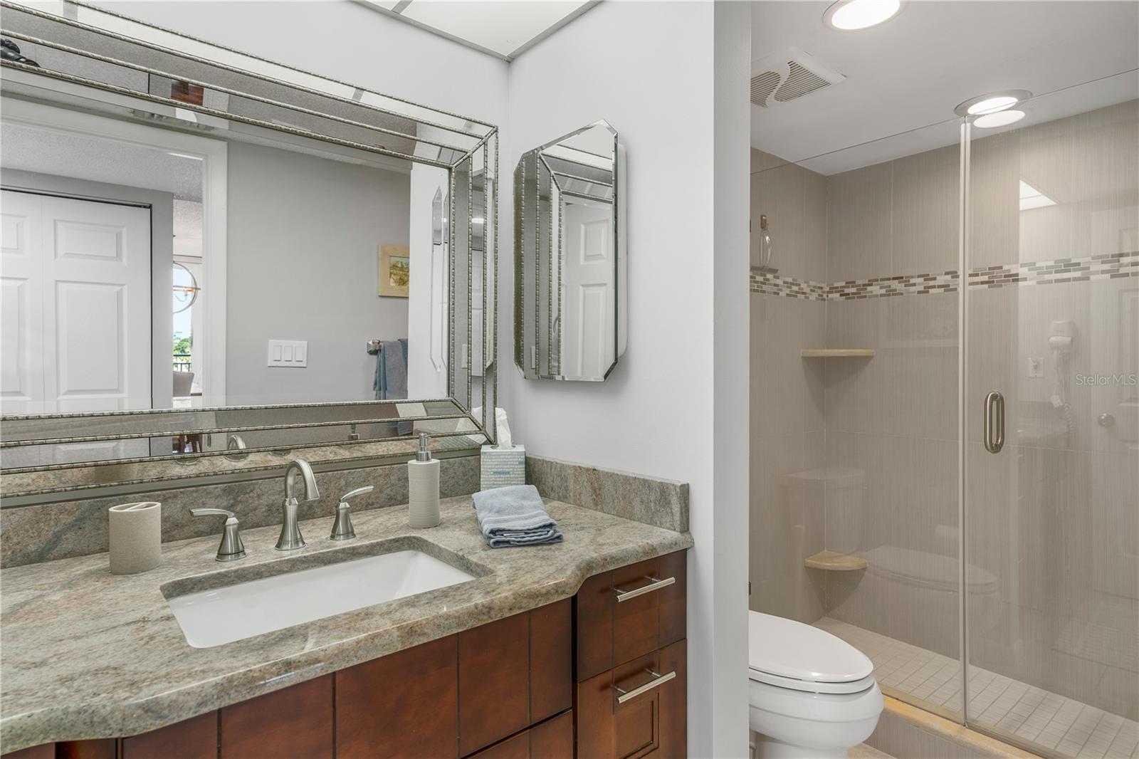 Image 24 of 54 For 7650 Bayshore Drive 401