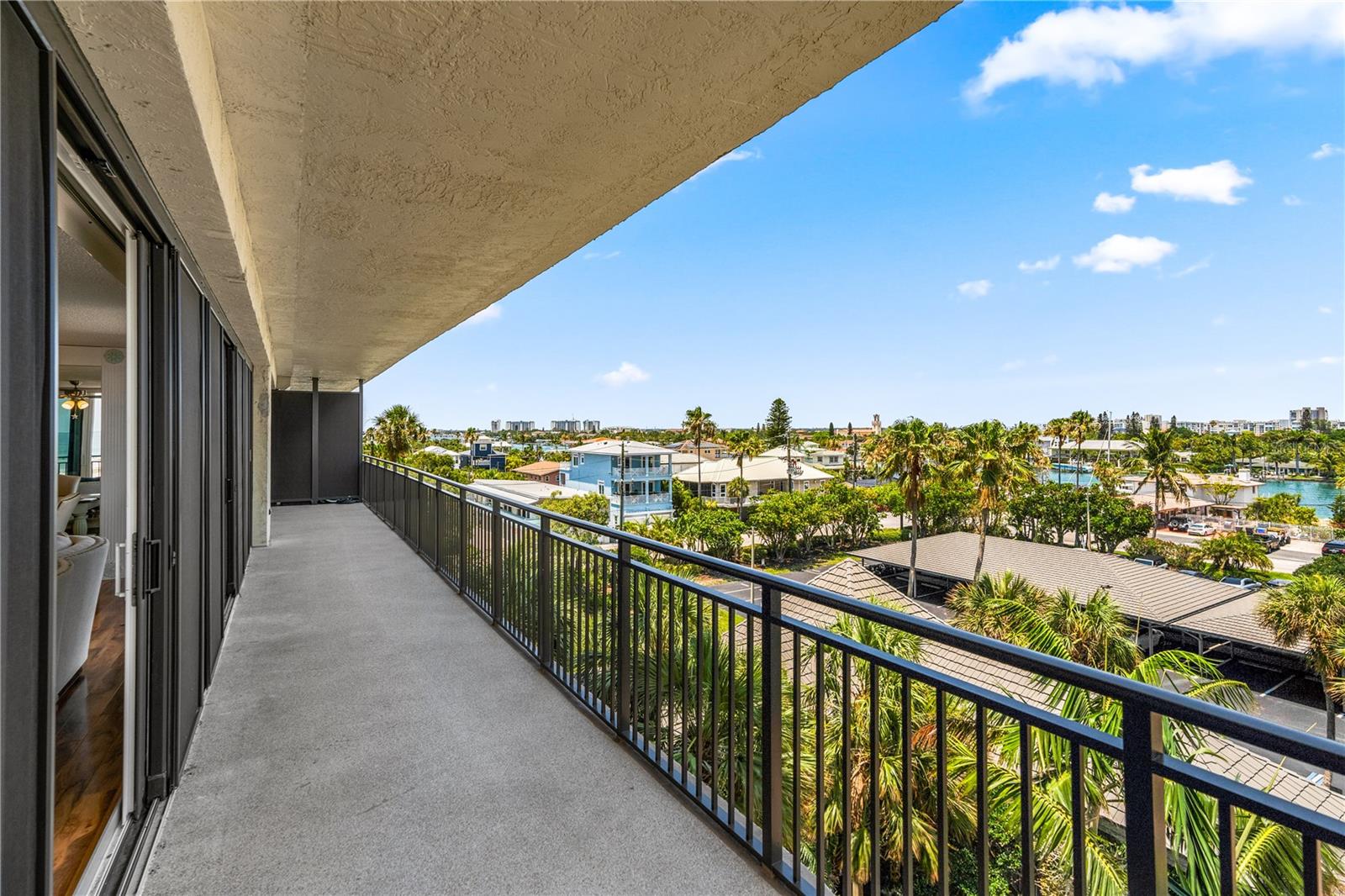 Image 36 of 54 For 7650 Bayshore Drive 401