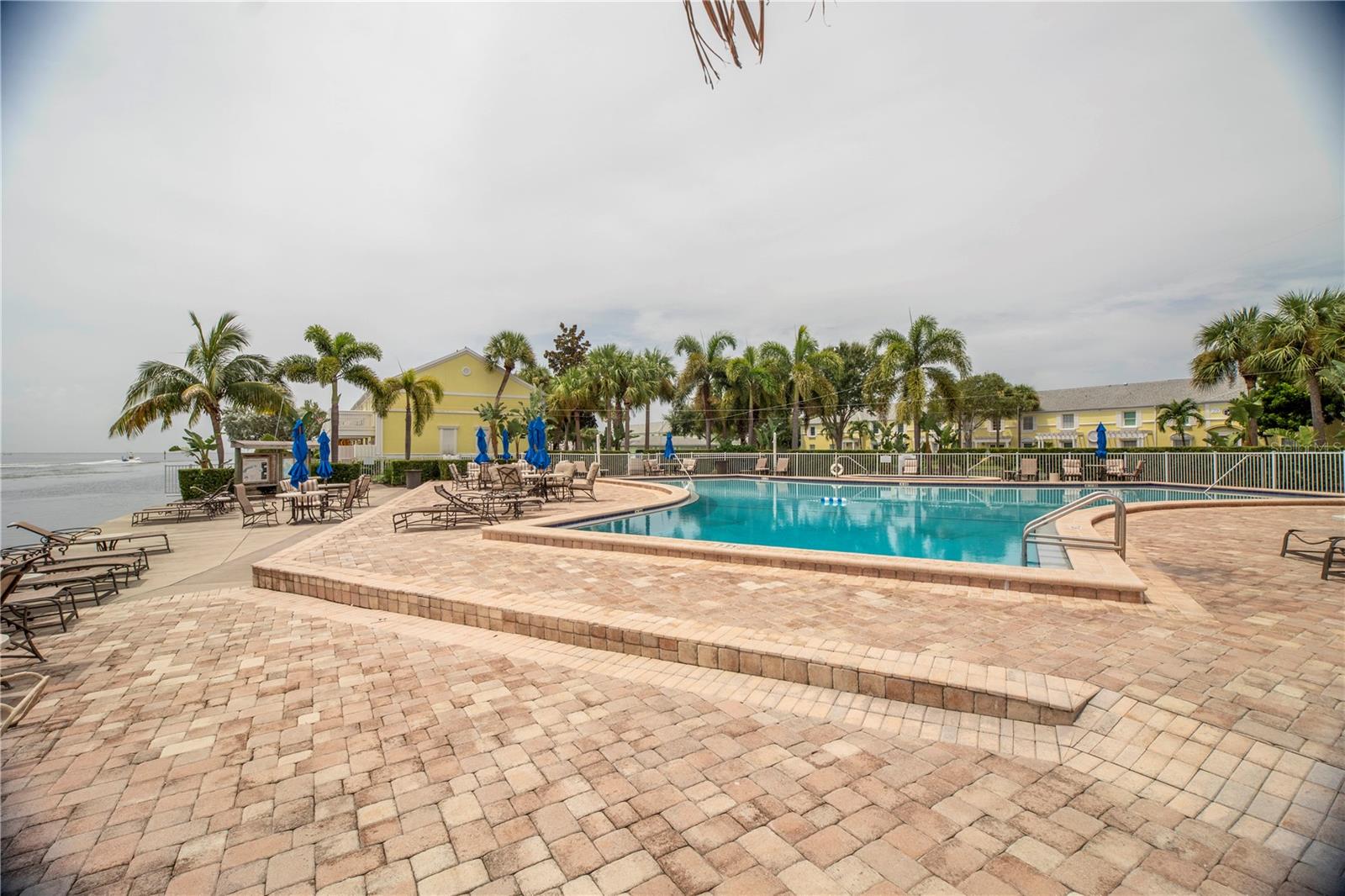 Image 45 of 90 For 5110 Coquina Key Drive Se C Furnishe