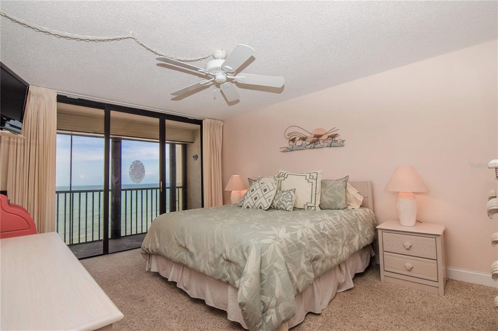 Image 14 of 24 For 15462 Gulf Boulevard 705