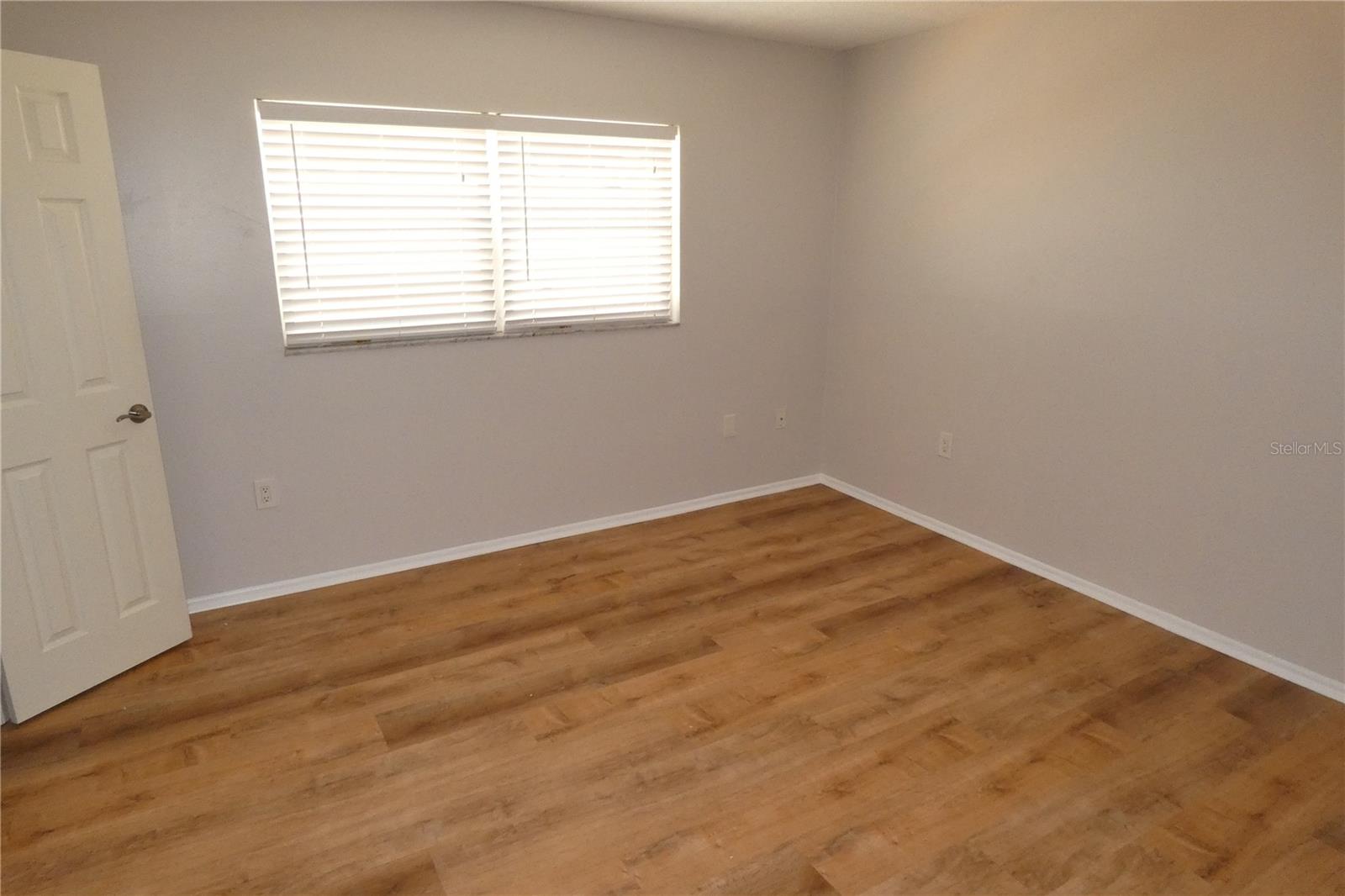 Image 10 of 14 For 121 3rd Avenue N 108