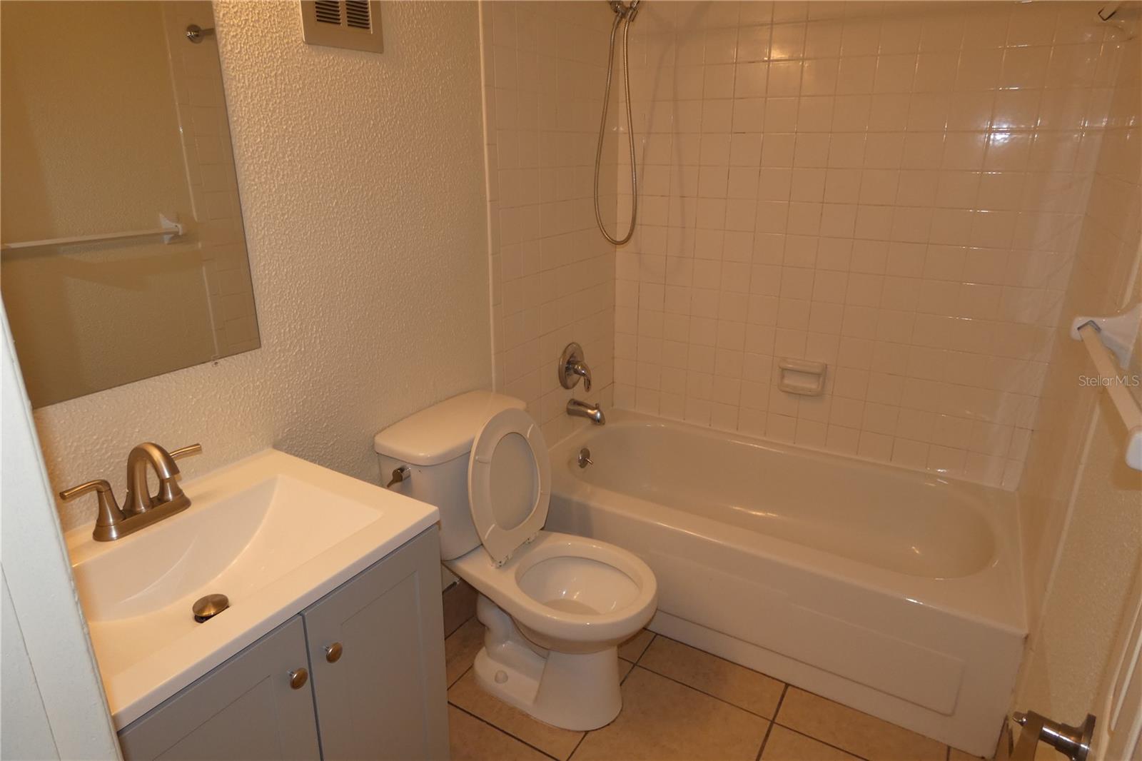 Image 11 of 14 For 121 3rd Avenue N 108
