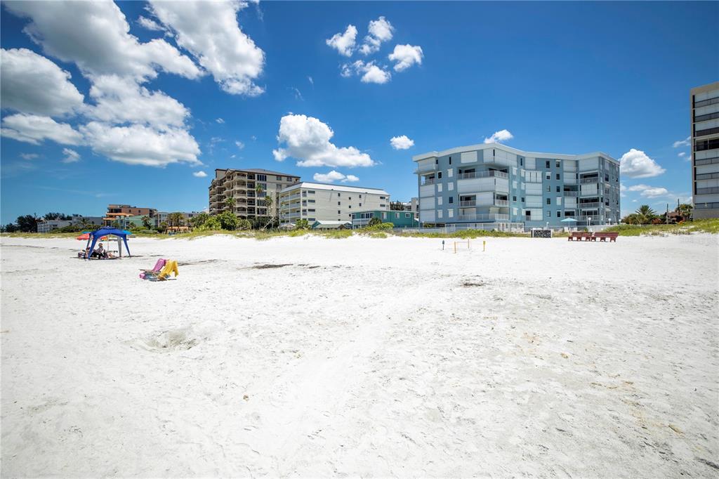 Image 85 of 98 For 19505 Gulf Boulevard 304