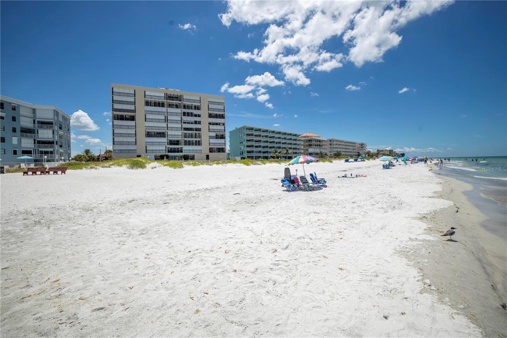 Image 86 of 98 For 19505 Gulf Boulevard 304