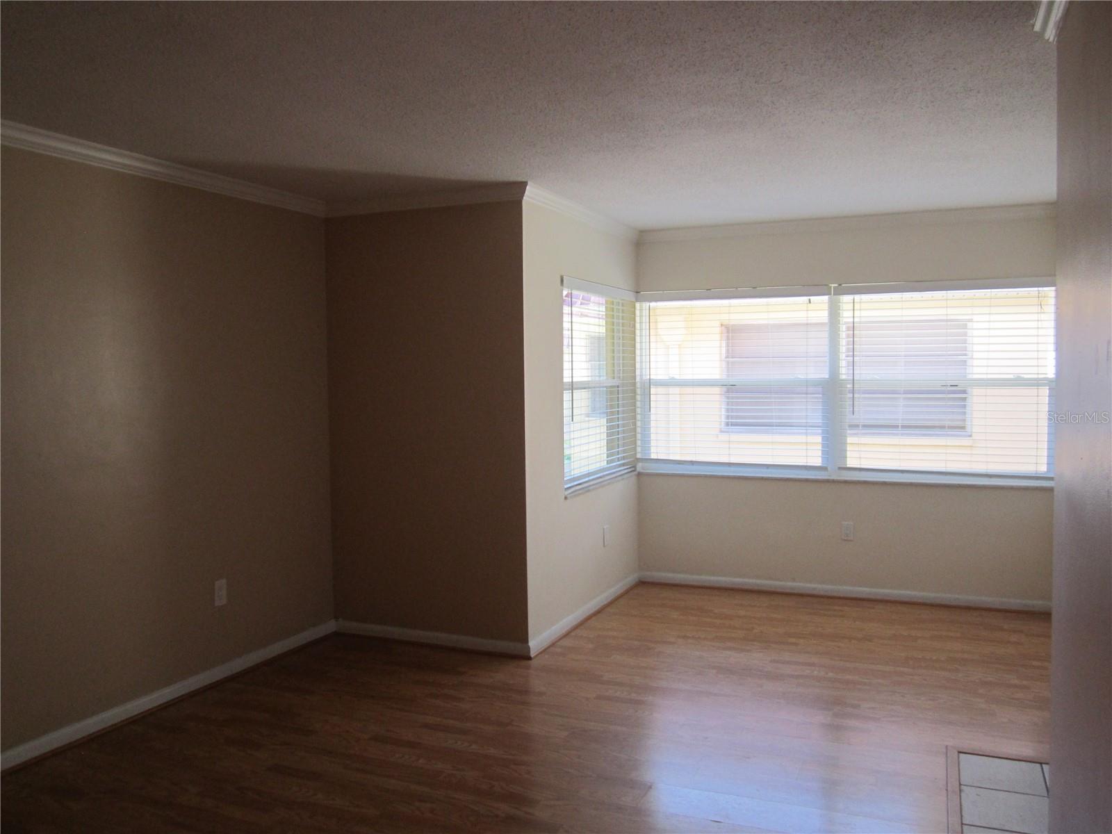 Image 3 of 6 For 5821 8th Avenue N 102