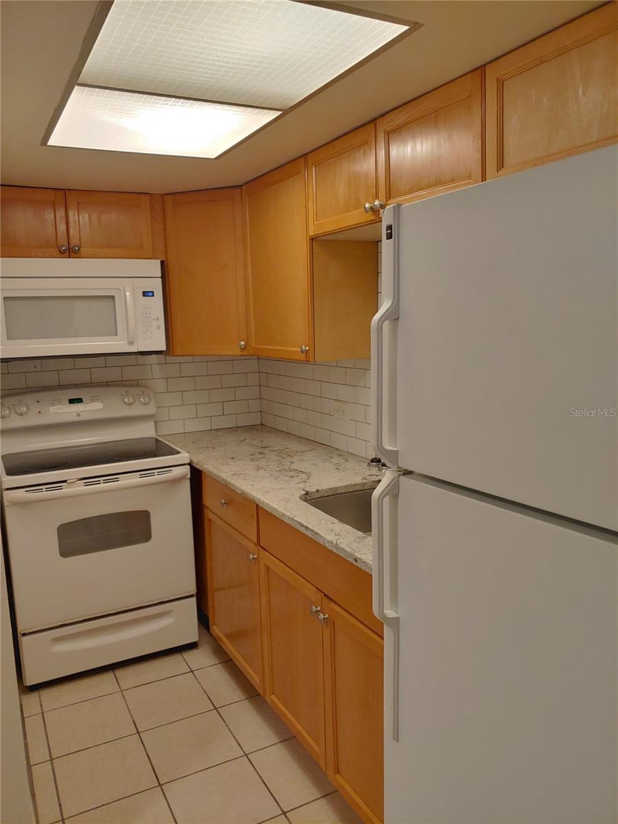 Image 4 of 6 For 5821 8th Avenue N 102