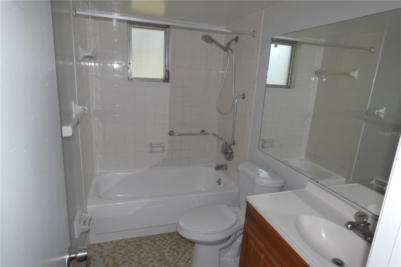 Image 9 of 10 For 5821 8th Avenue N 101