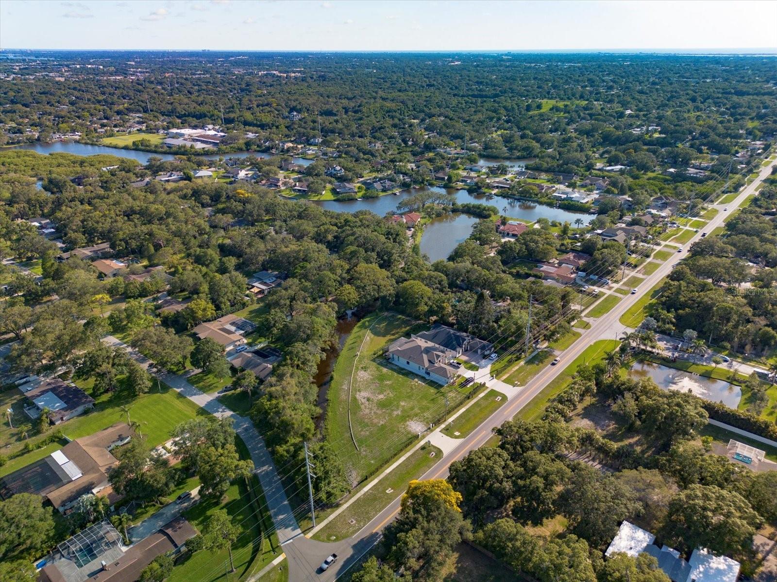 Listing photo id 91 for 2011 Belleair Road