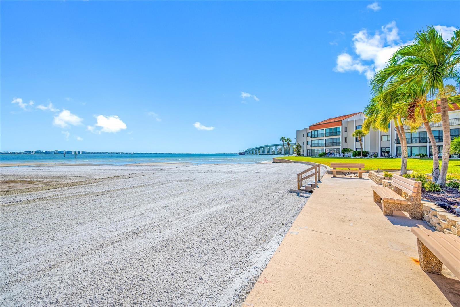 Image 45 of 49 For 895 Gulfview Boulevard 303