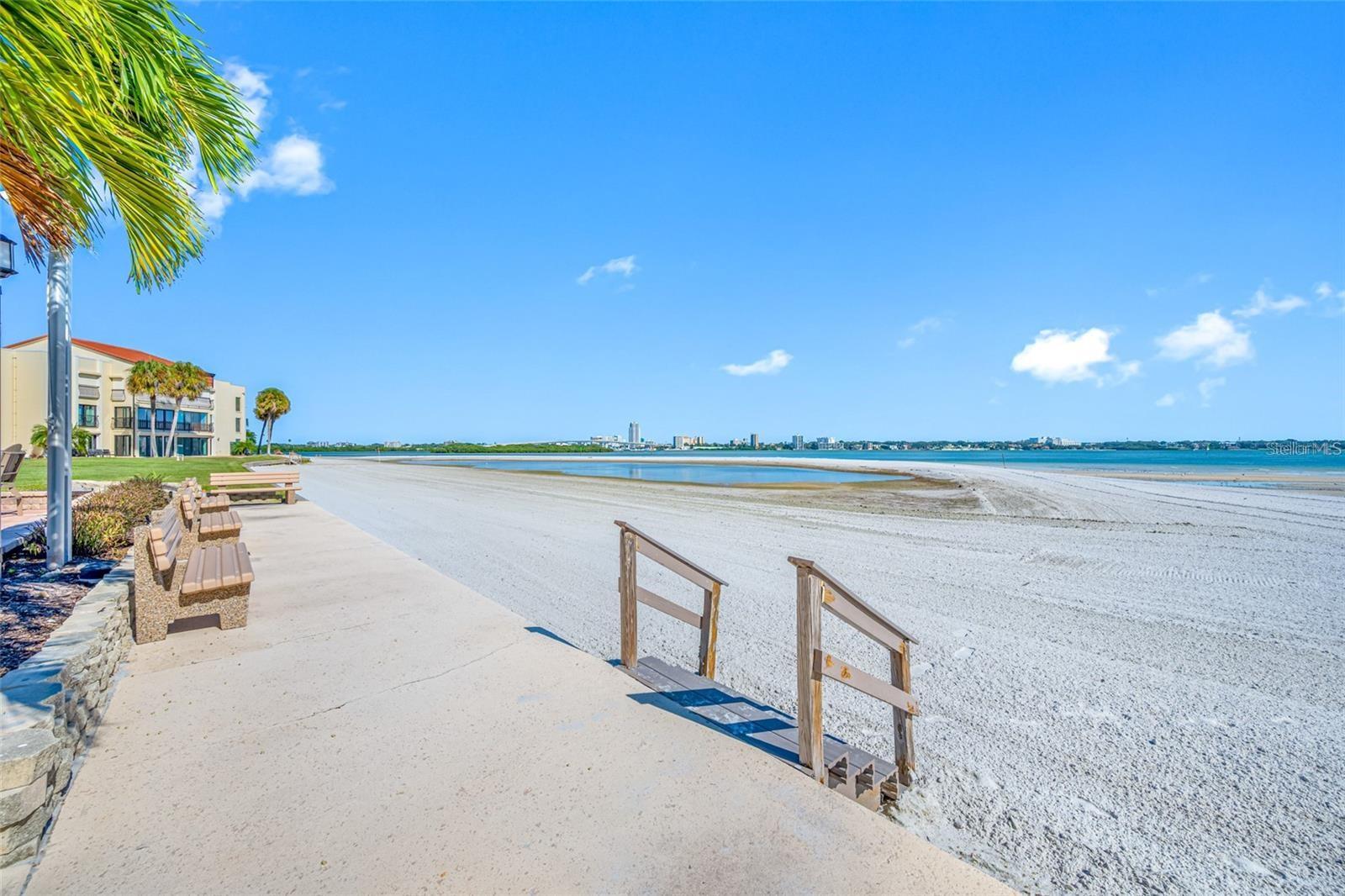 Image 46 of 49 For 895 Gulfview Boulevard 303