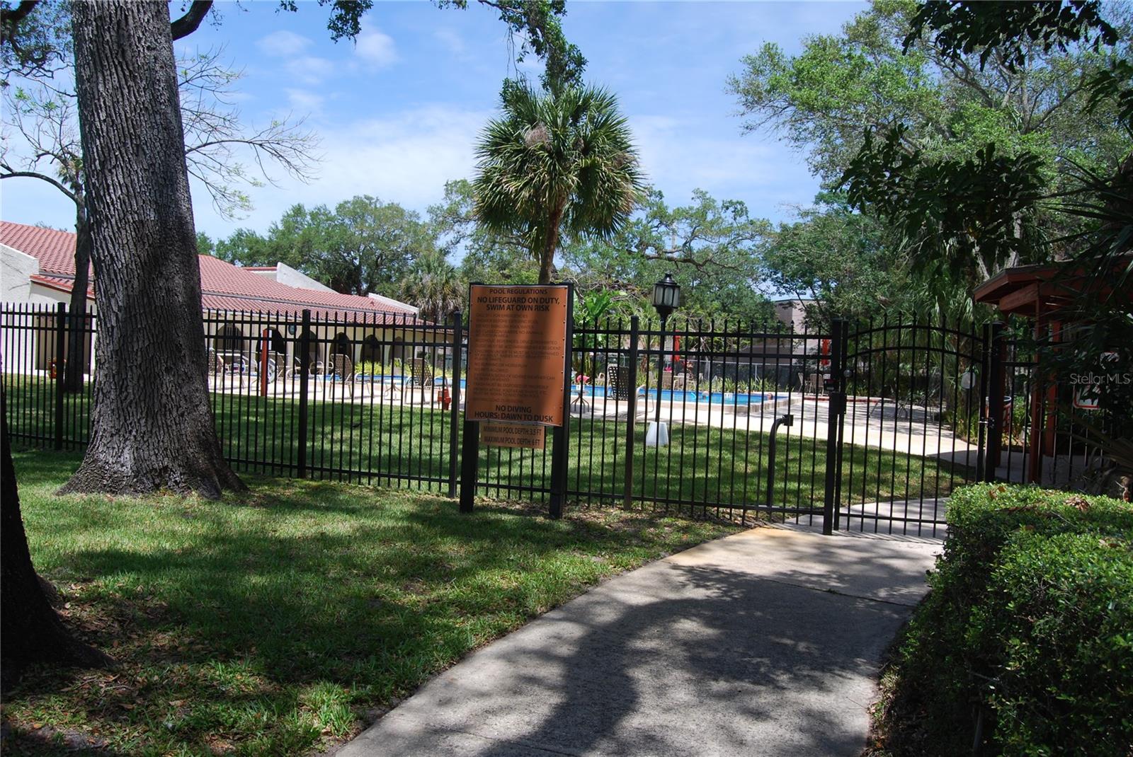 Listing photo id 38 for 2699 Seville Boulevard 101