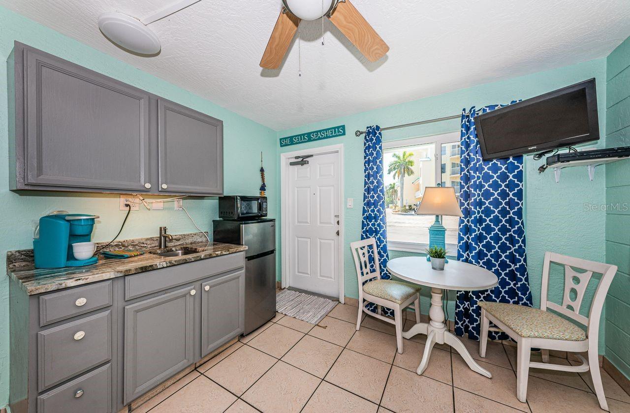 Listing photo id 29 for 12100 Gulf Boulevard