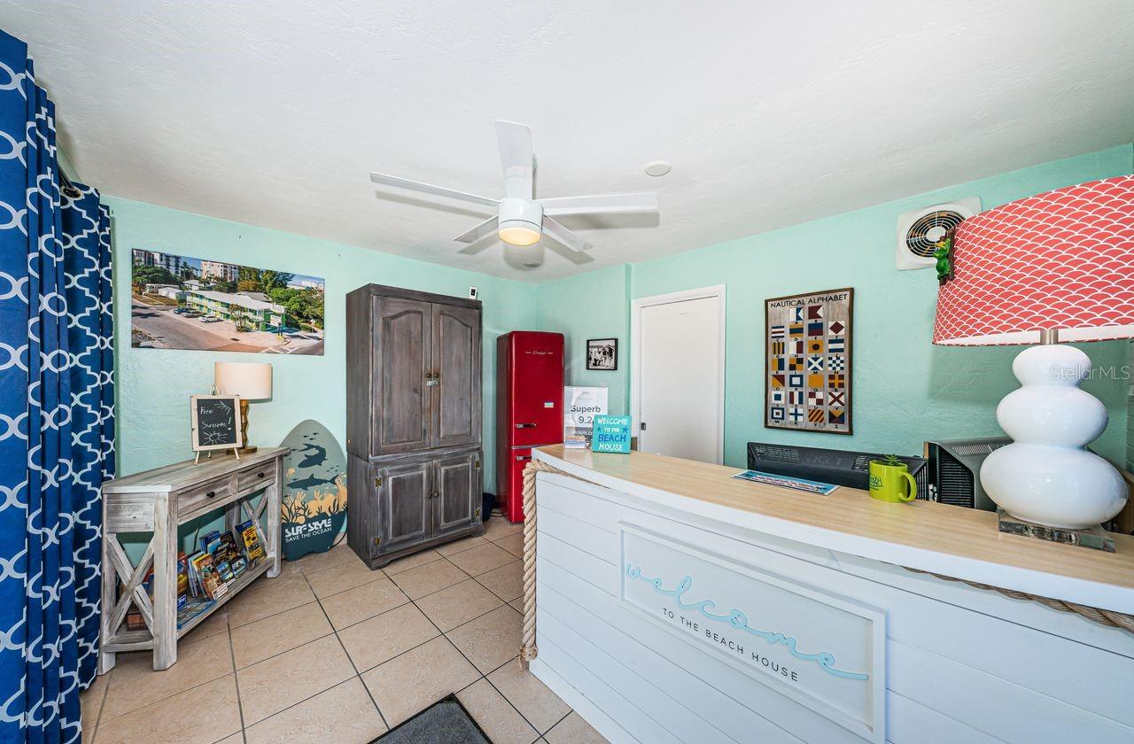 Listing photo id 52 for 12100 Gulf Boulevard