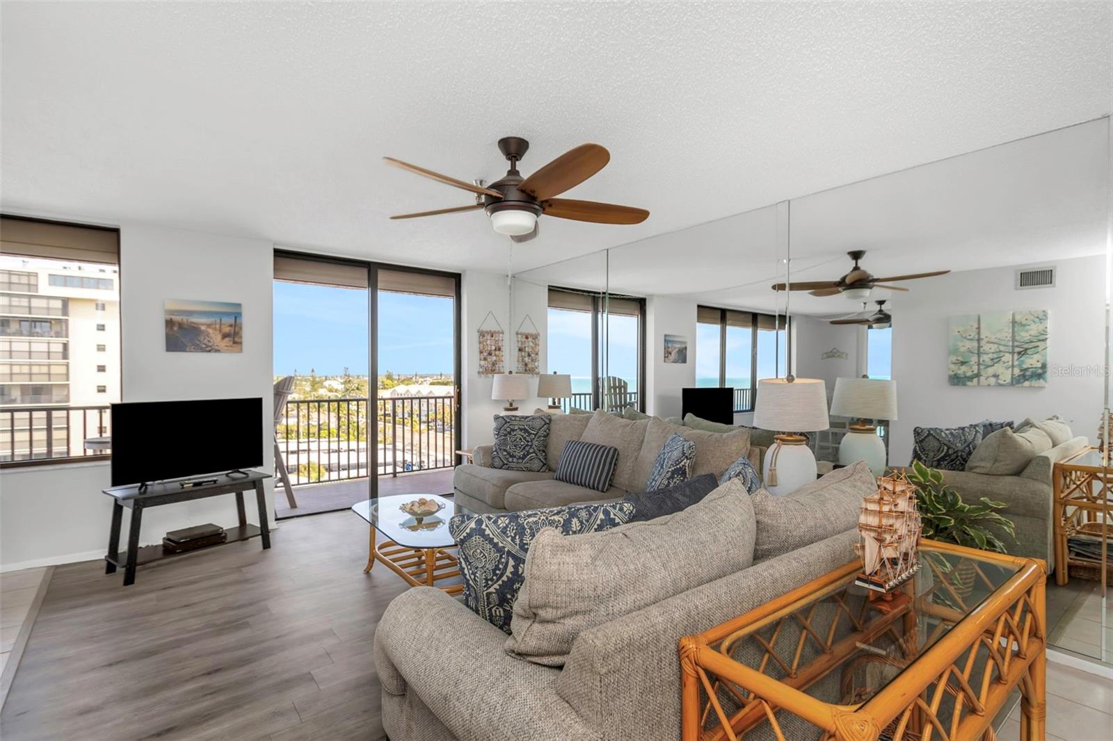 Image 16 of 82 For 15316 Gulf Boulevard 604