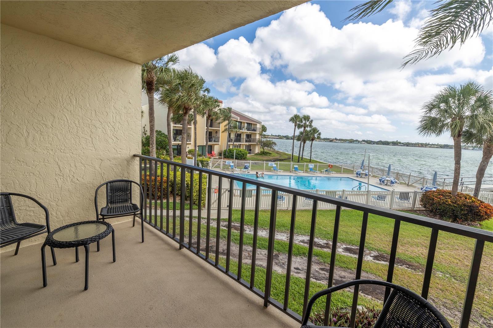 Listing photo id 22 for 7520 Sunshine Skyway Lane S T18 Furnis