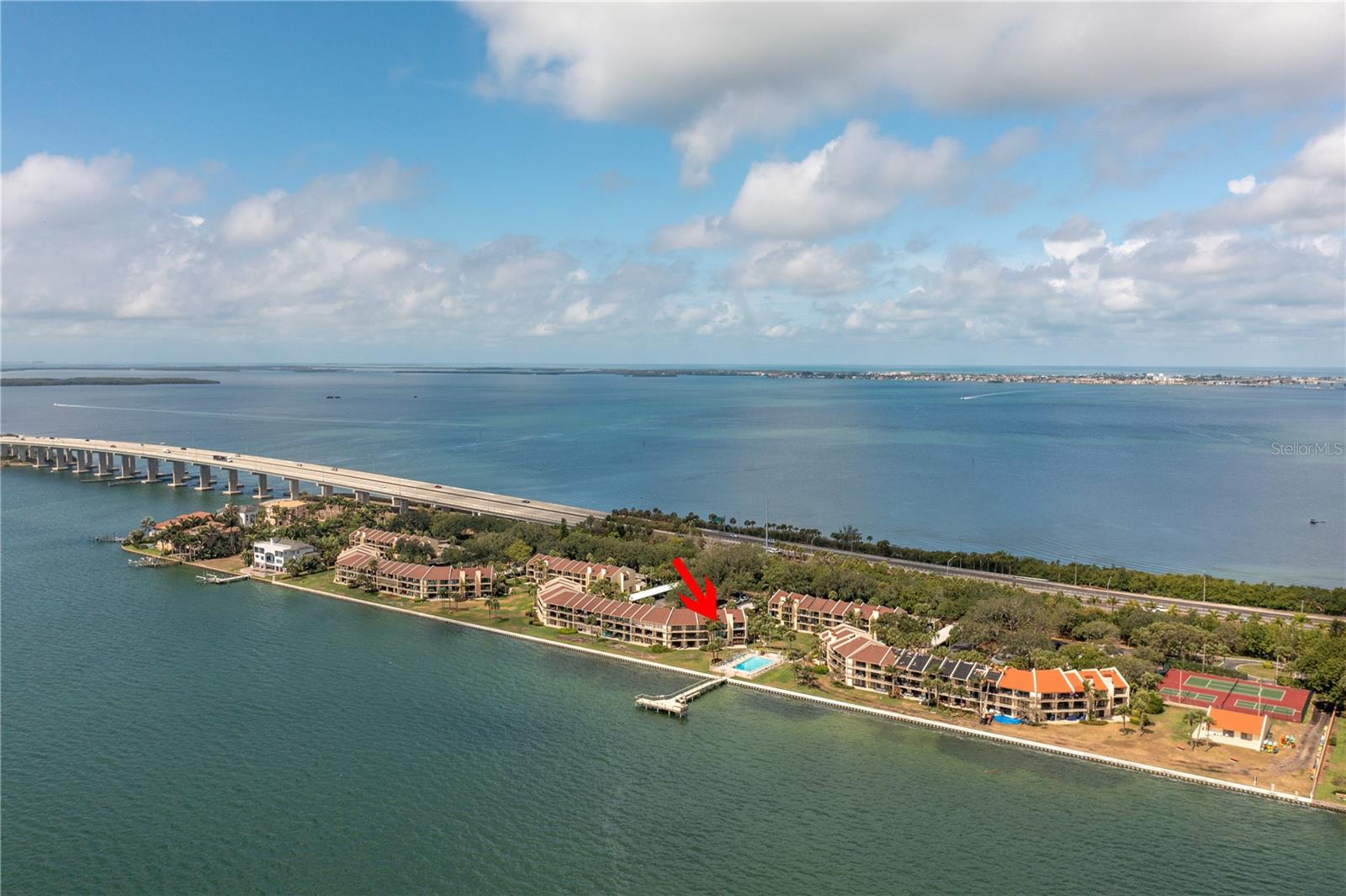 Listing photo id 45 for 7520 Sunshine Skyway Lane S T18 Furnis