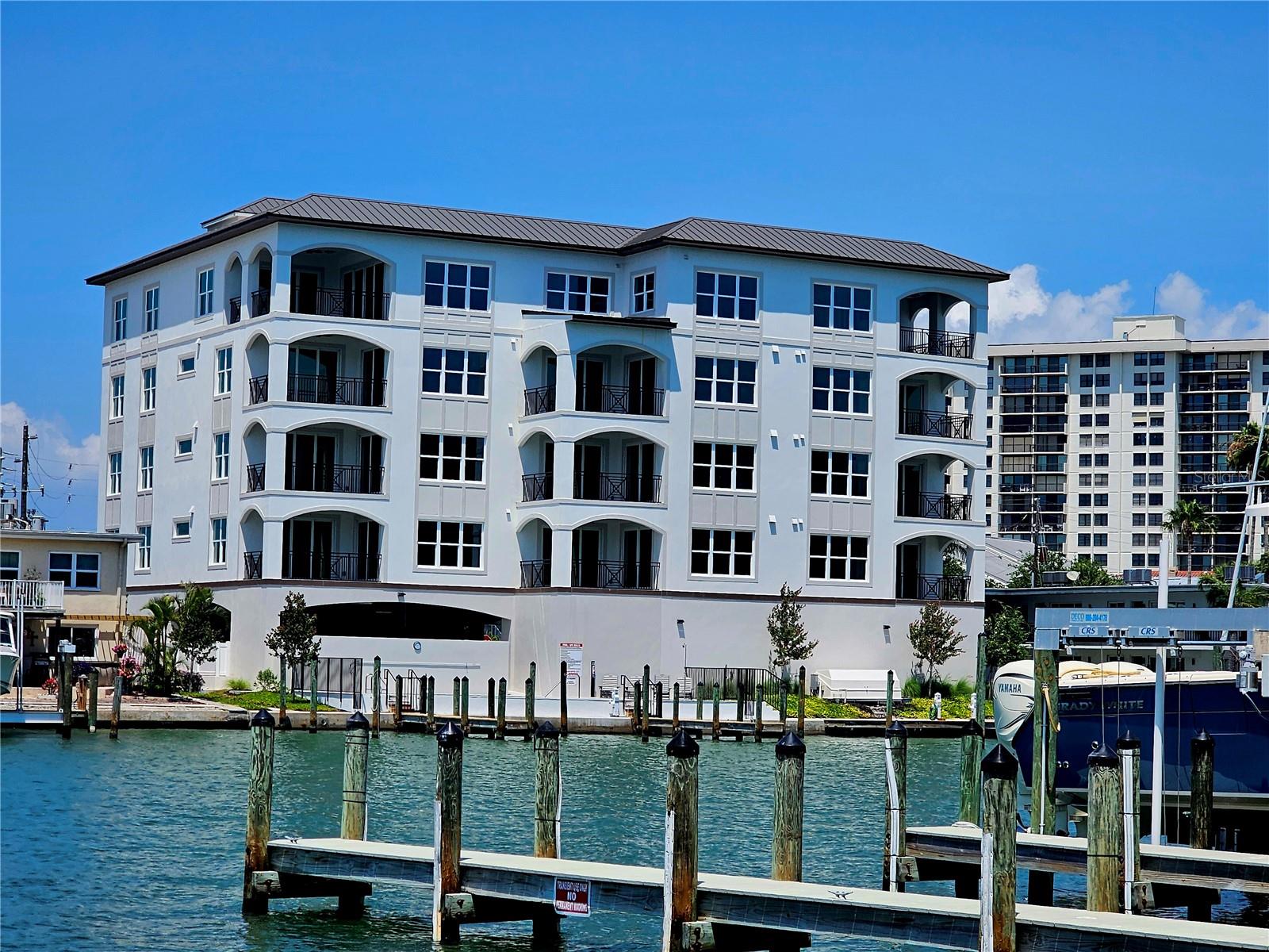 Listing photo id 24 for 211 Dolphin Point 201