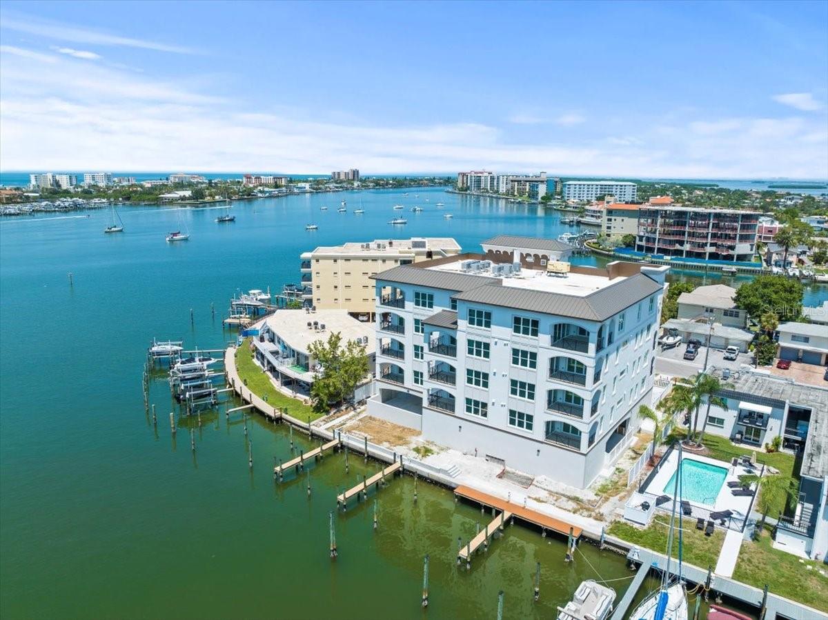 Listing photo id 33 for 211 Dolphin Point 201