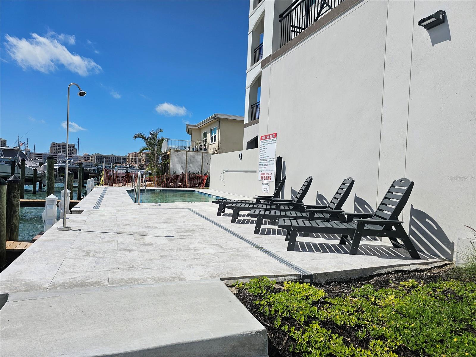 Listing photo id 6 for 211 Dolphin Point 201