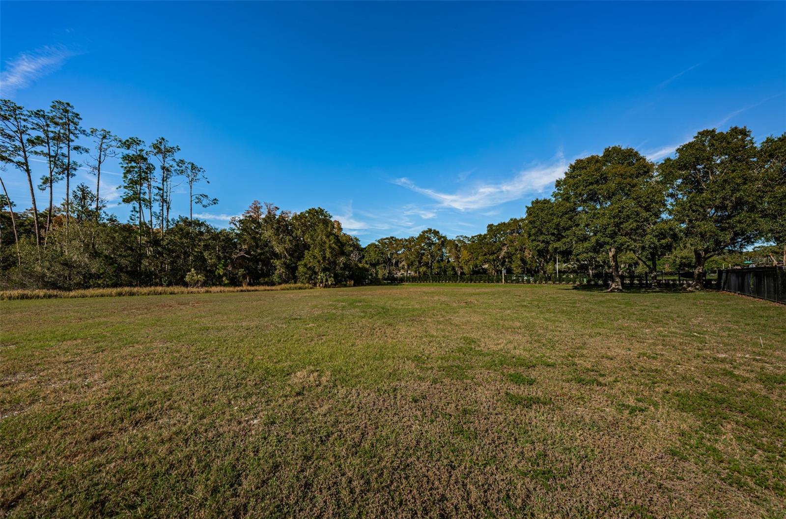 Listing photo id 12 for 4390 Tarpon Lake Boulevard