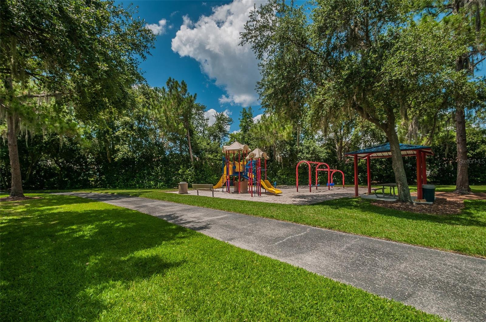 Listing photo id 28 for 4390 Tarpon Lake Boulevard