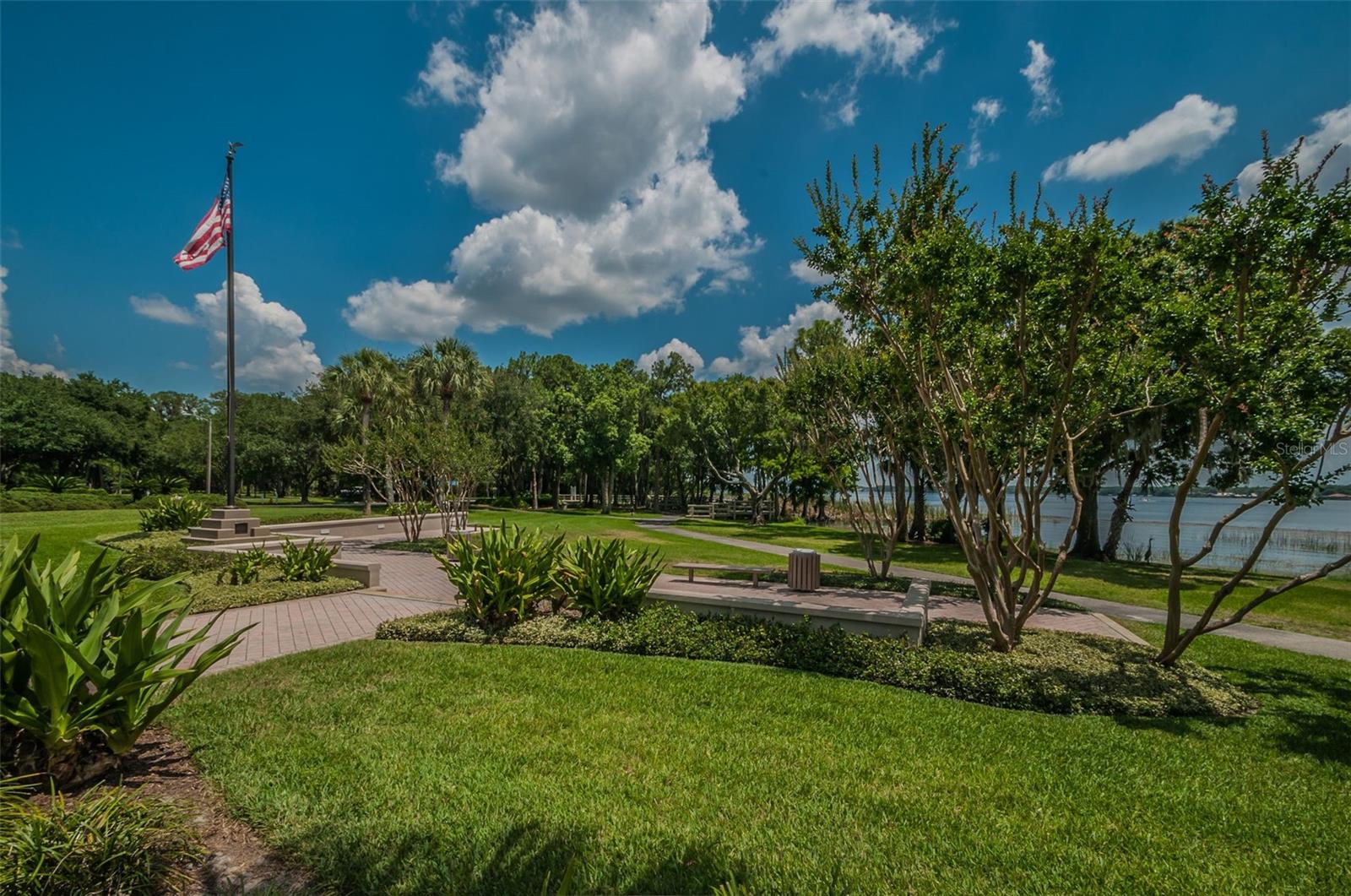 Listing photo id 33 for 4390 Tarpon Lake Boulevard