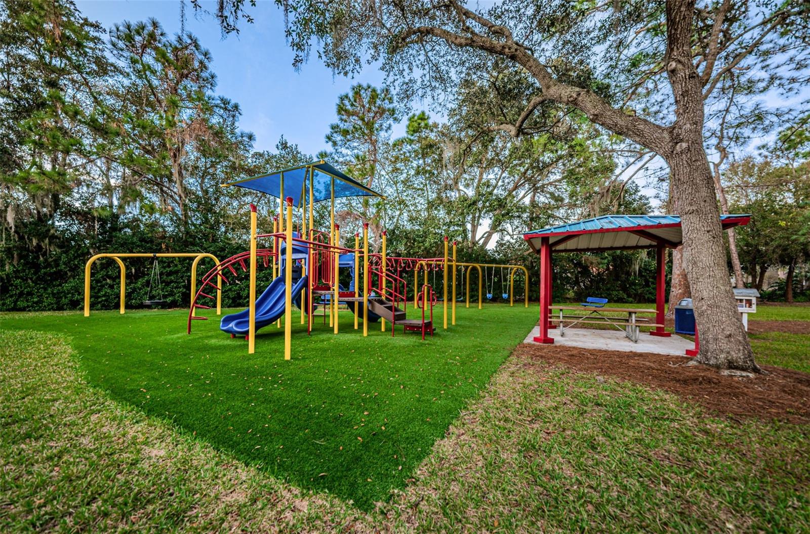 Listing photo id 72 for 4390 Tarpon Lake Boulevard