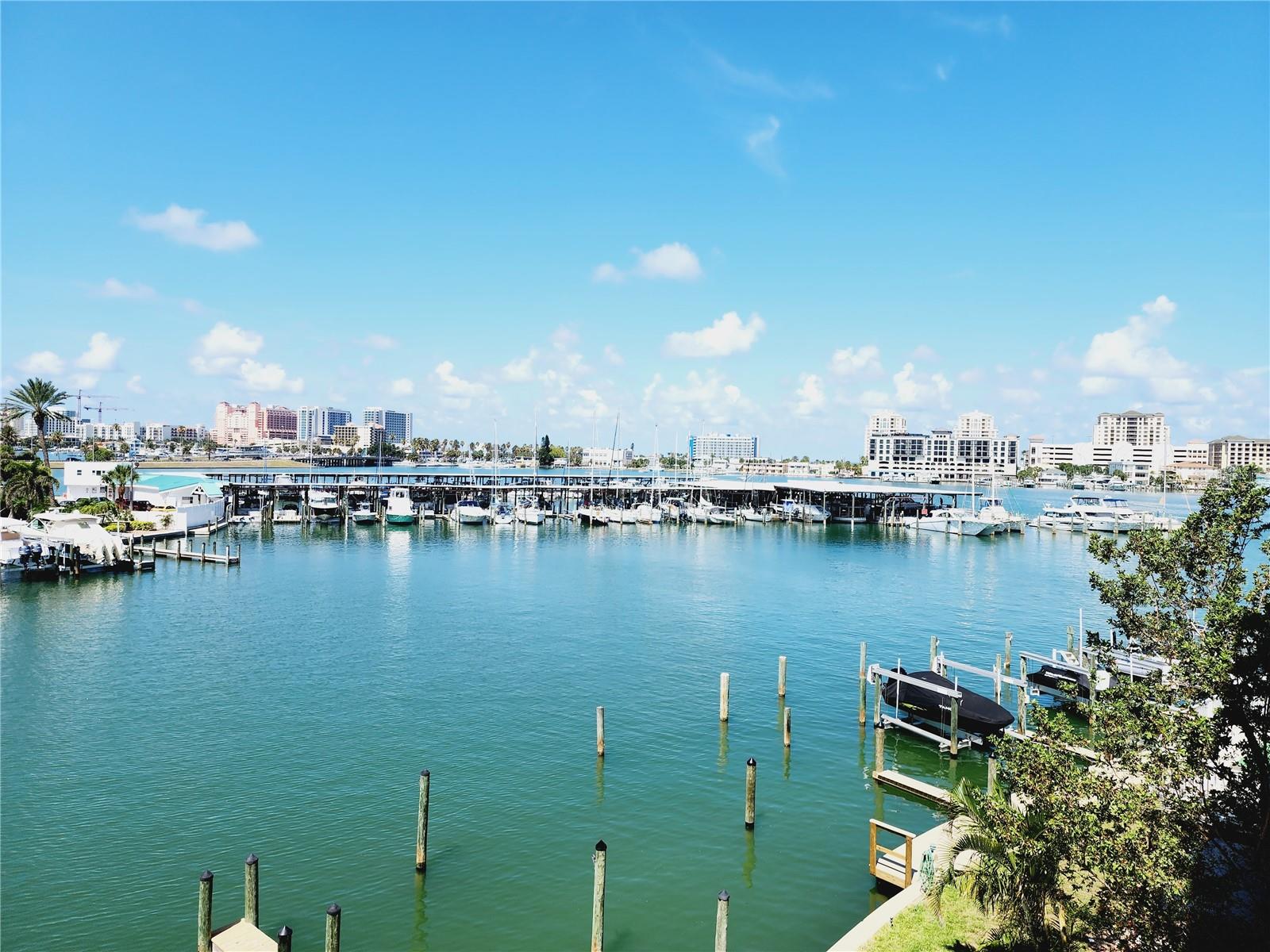 Listing photo id 14 for 211 Dolphin Point 302