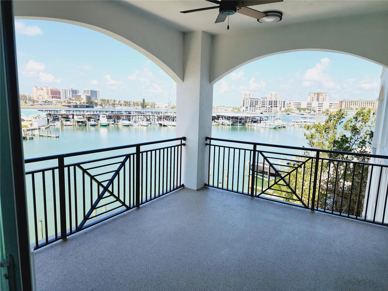 Listing photo id 7 for 211 Dolphin Point 302