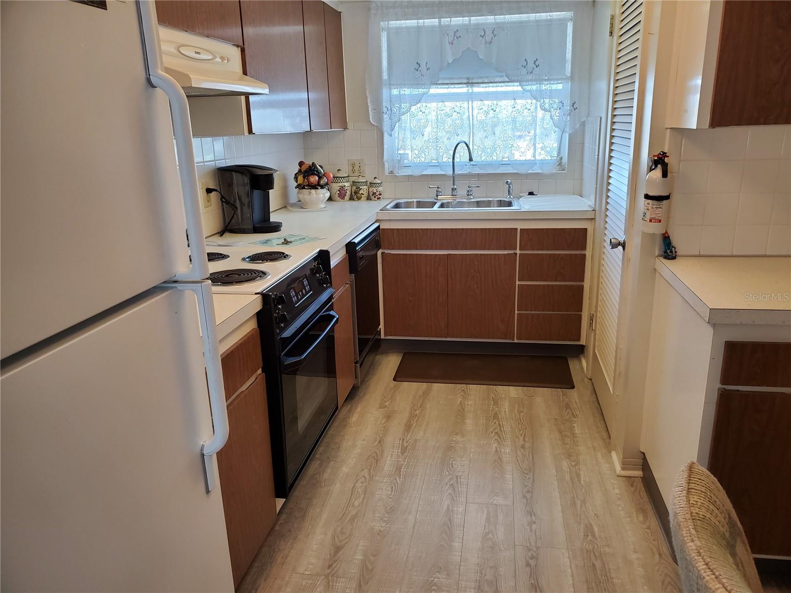 Image 19 of 20 For 300 64th Avenue 420
