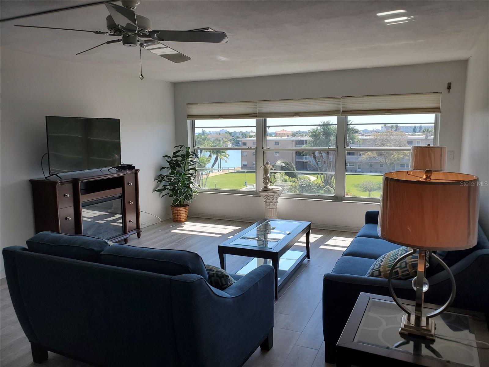 Image 7 of 20 For 300 64th Avenue 420
