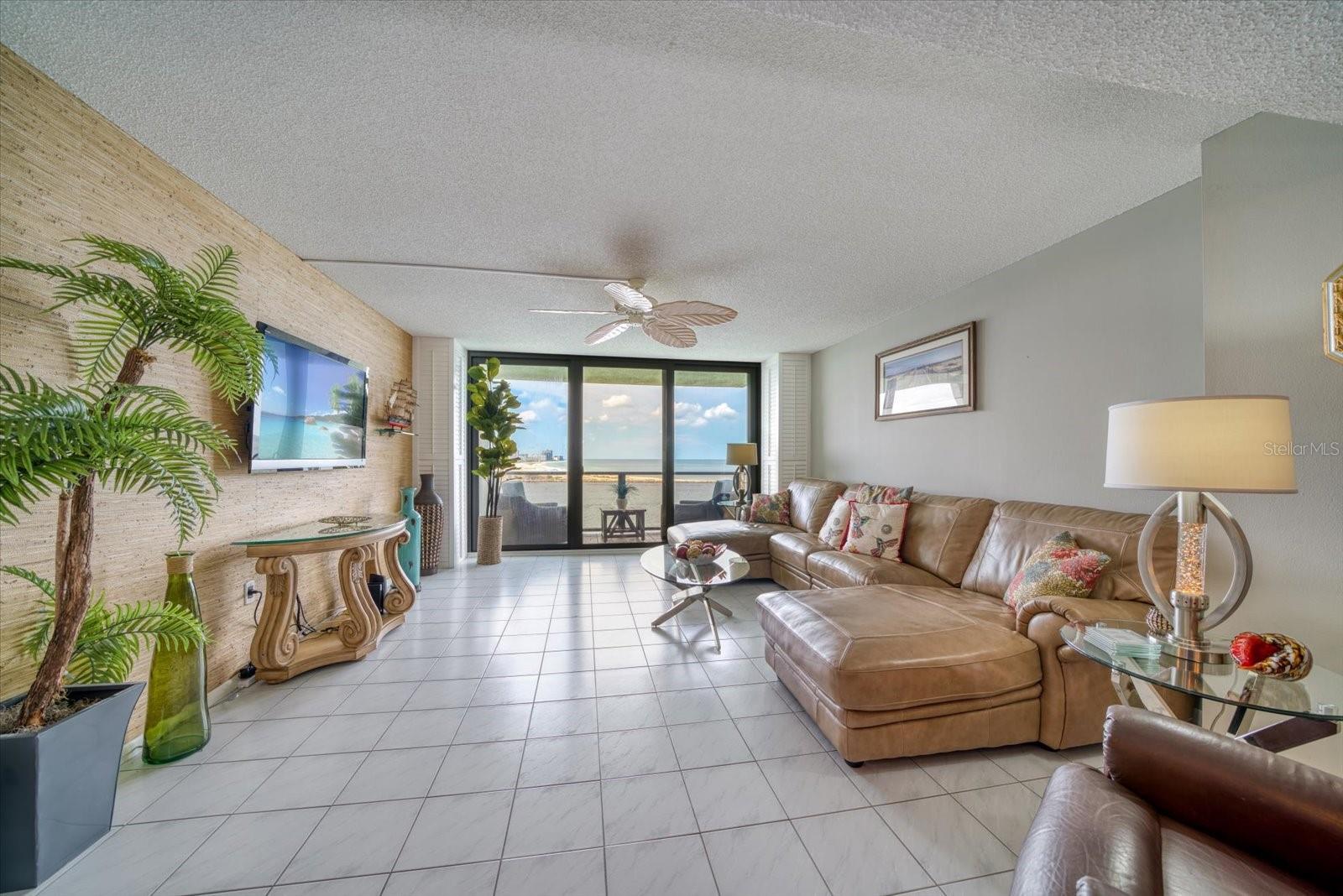 Listing photo id 0 for 450 Gulfview Boulevard 907