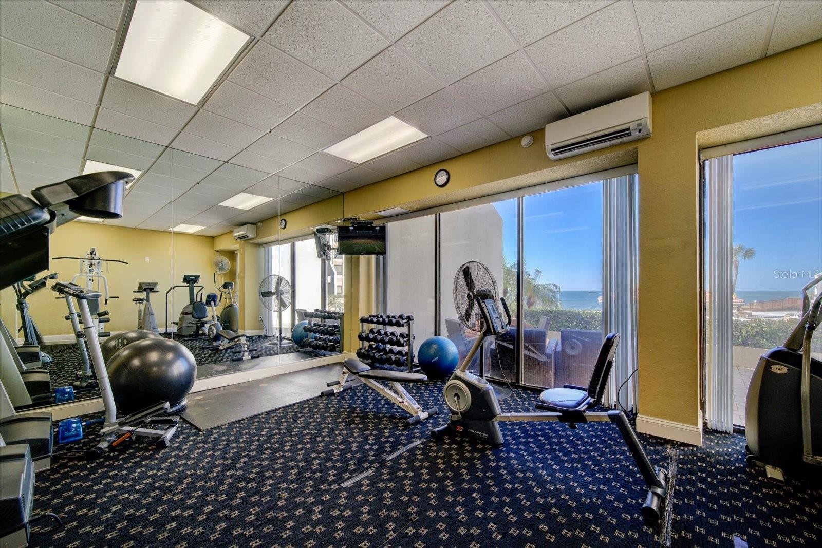 Listing photo id 25 for 450 Gulfview Boulevard 907