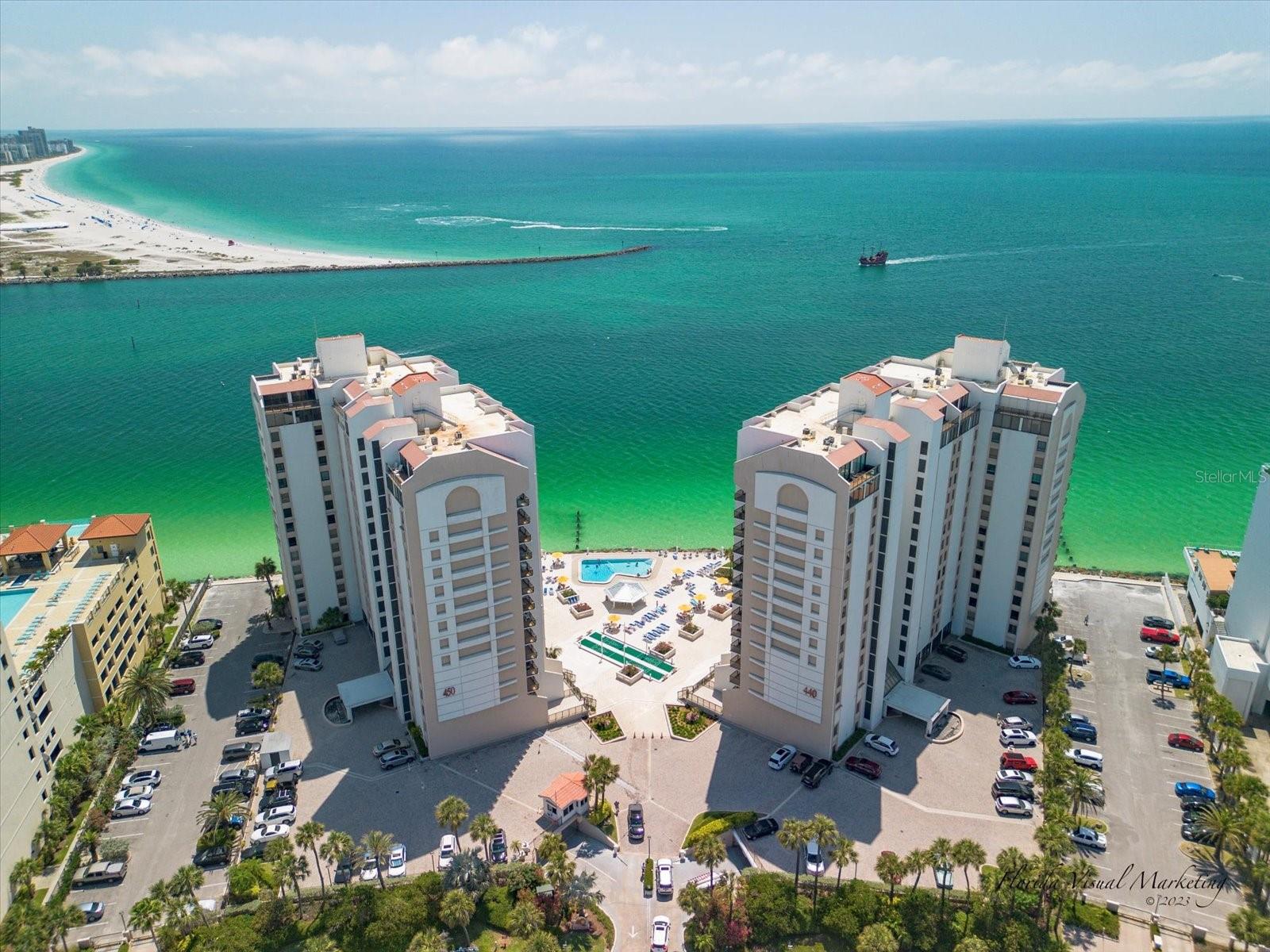 Listing photo id 30 for 450 Gulfview Boulevard 907