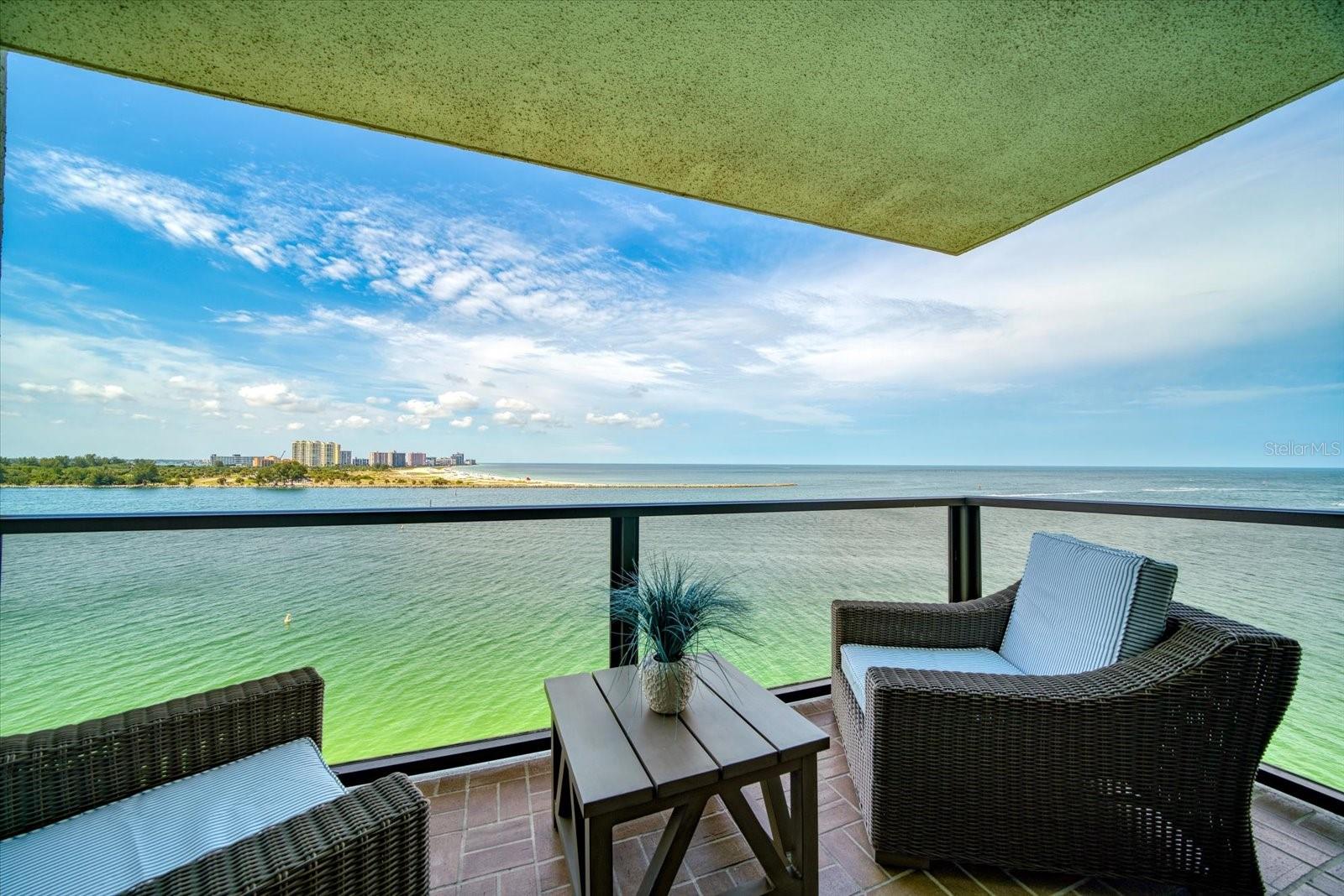 Listing photo id 2 for 450 Gulfview Boulevard 907