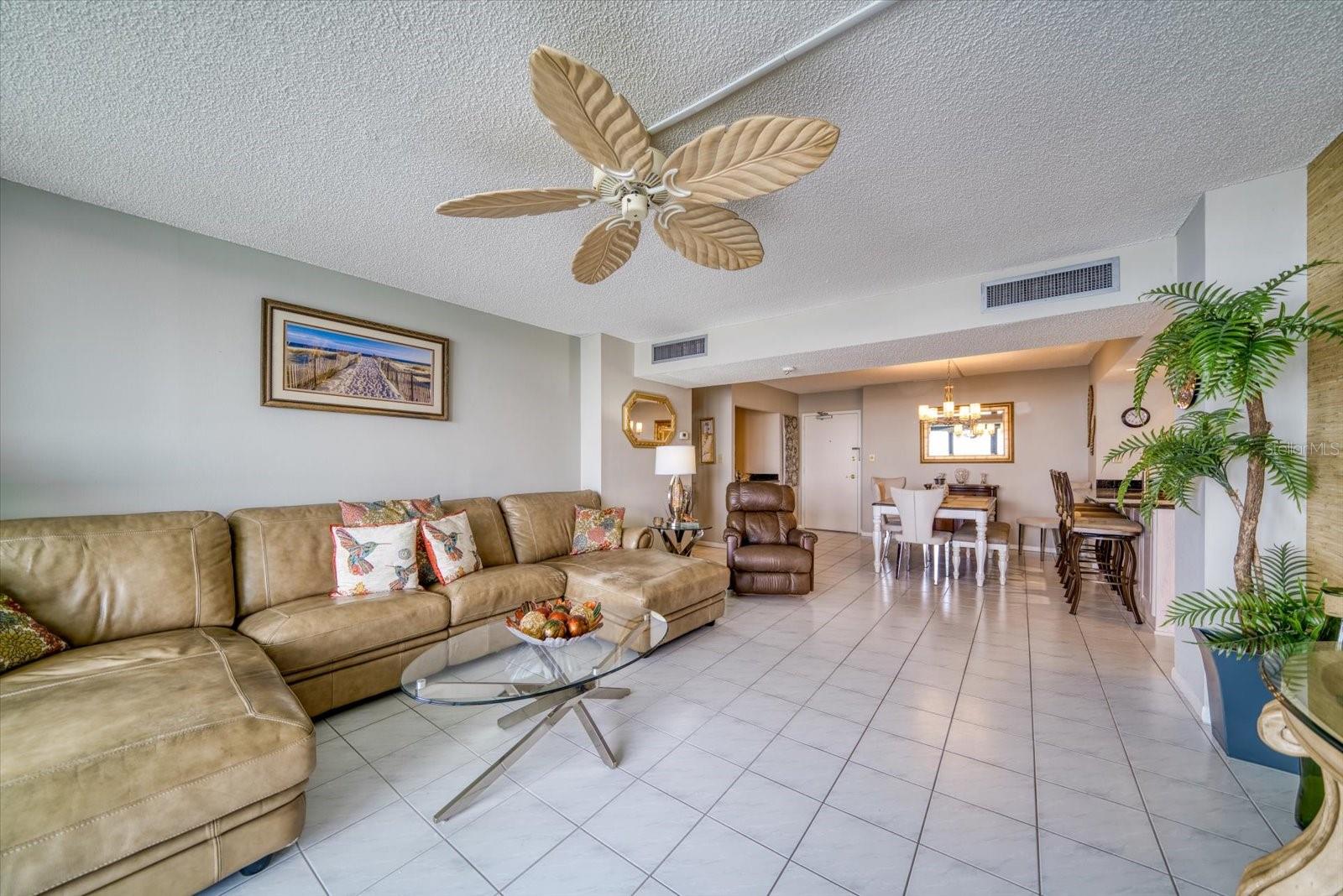 Listing photo id 4 for 450 Gulfview Boulevard 907