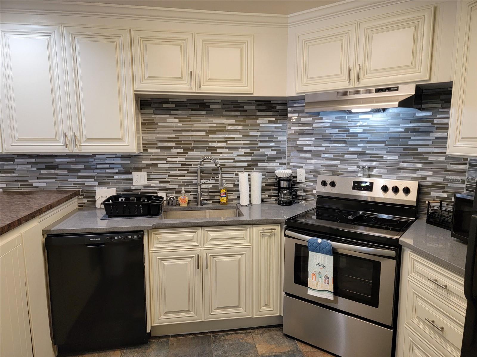 Image 12 of 47 For 1515 Pinellas Bayway S 38