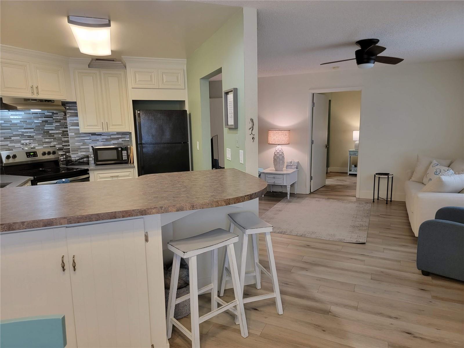 Image 17 of 47 For 1515 Pinellas Bayway S 38