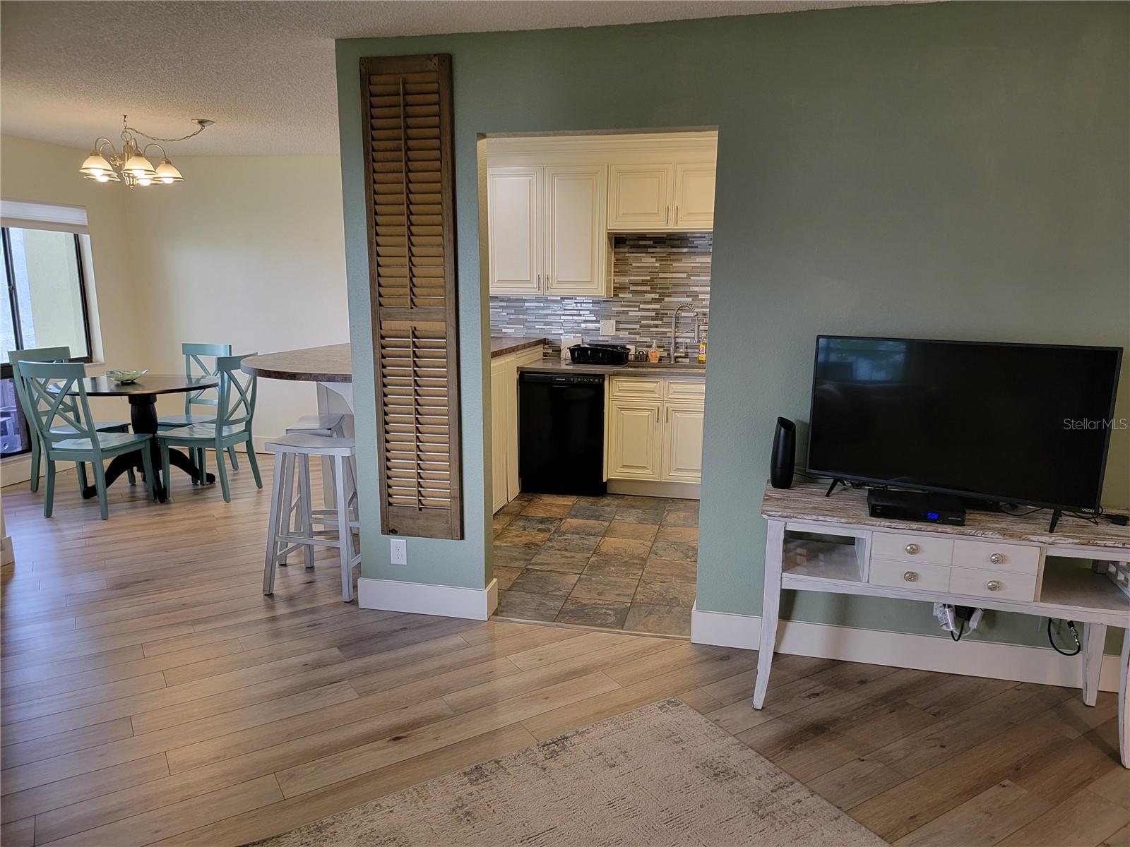 Image 26 of 47 For 1515 Pinellas Bayway S 38